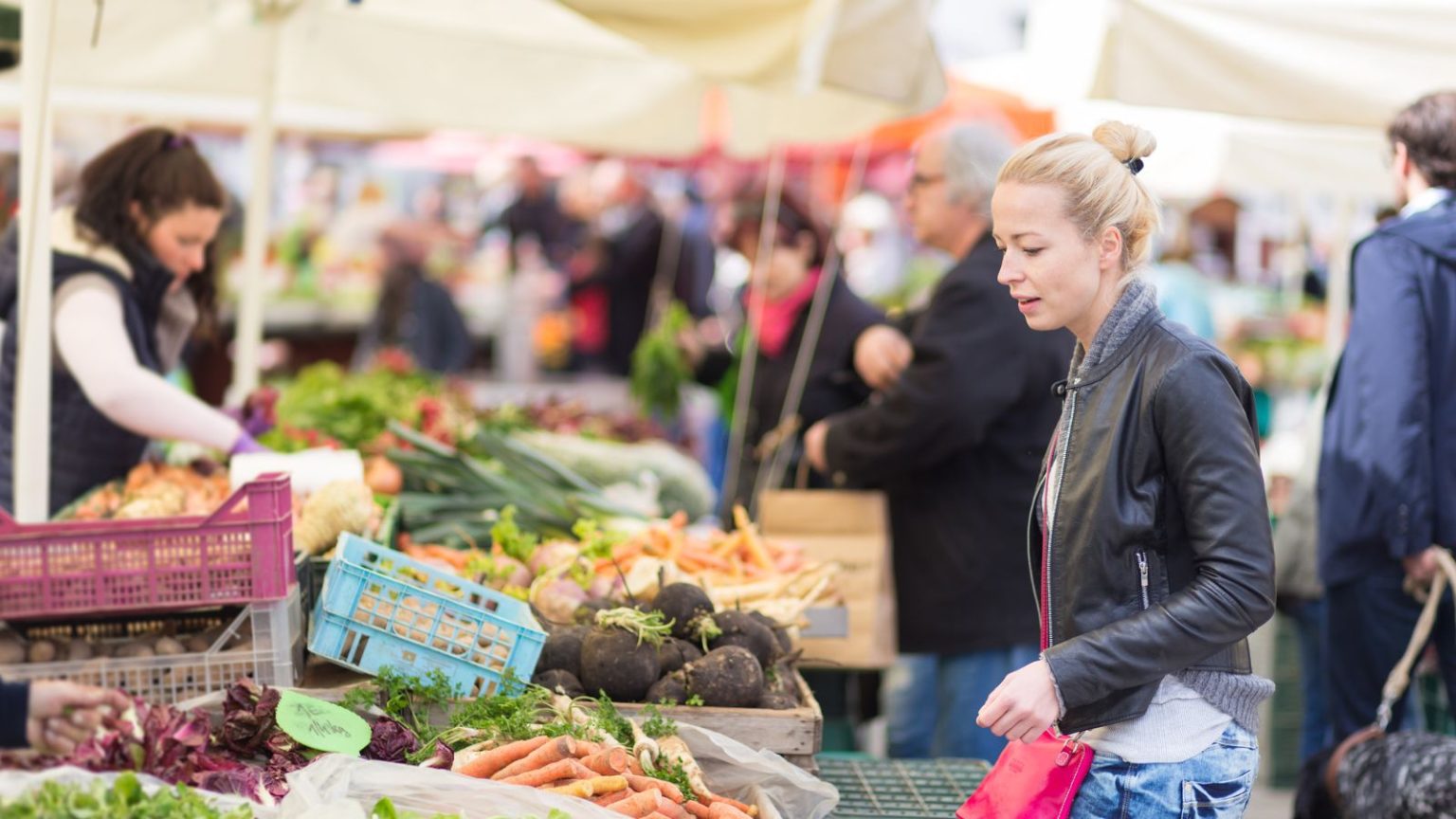 Exploring Local Foods and Experiences in Short-Term Rentals: 10 ...