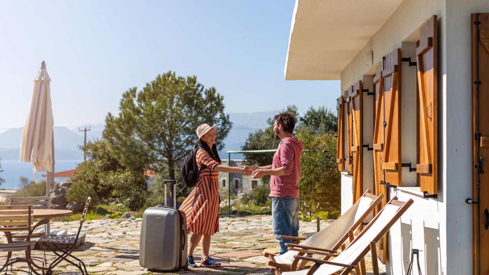 developing a relationship with your short-term rental host - listytravels.com