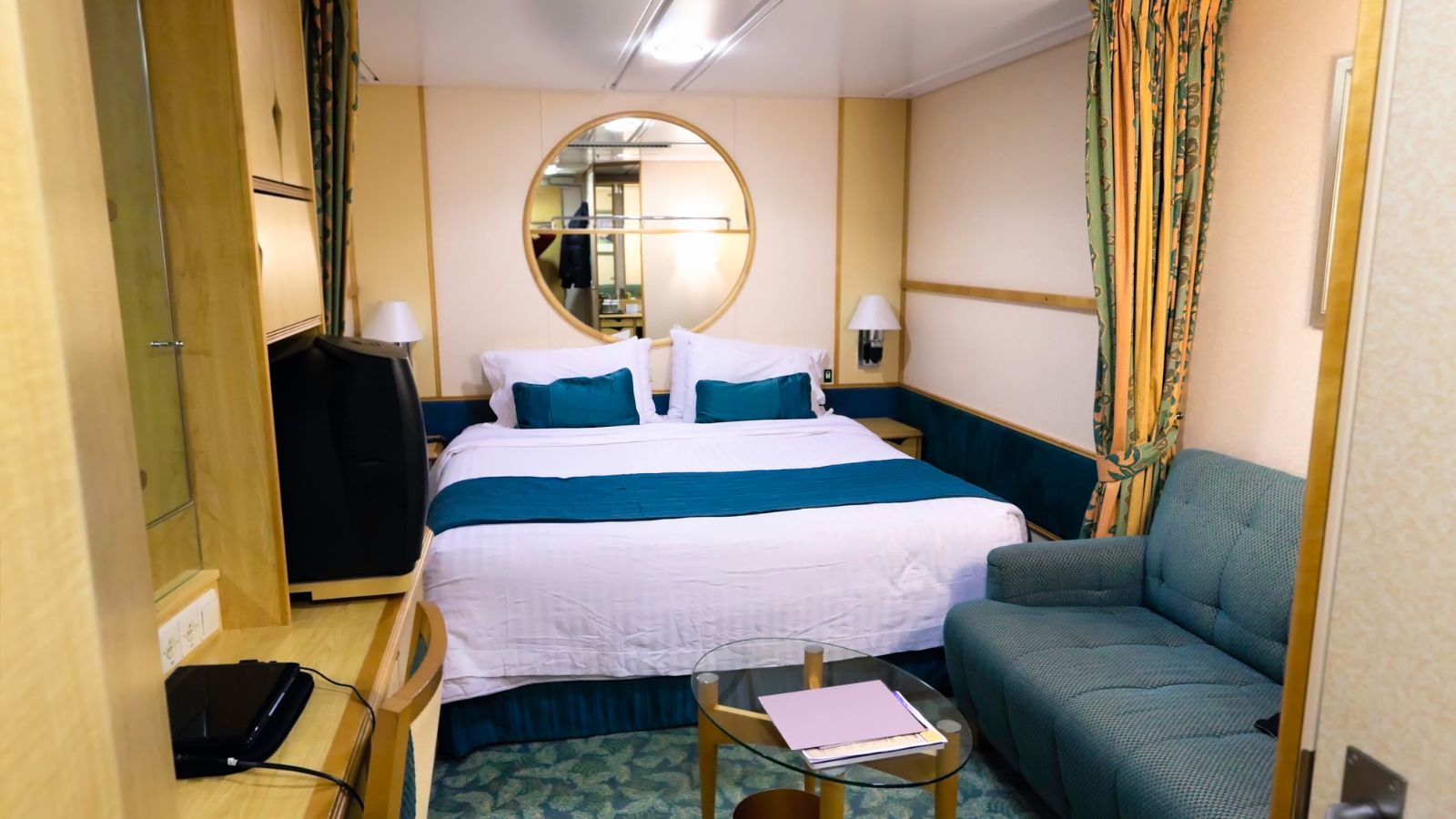 How big are the cruise ship cabins - listytravels.com