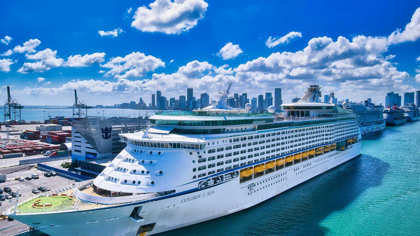 What Is a Pullman Bed On a Cruise Ship? 5 Key Features of Pullman Beds