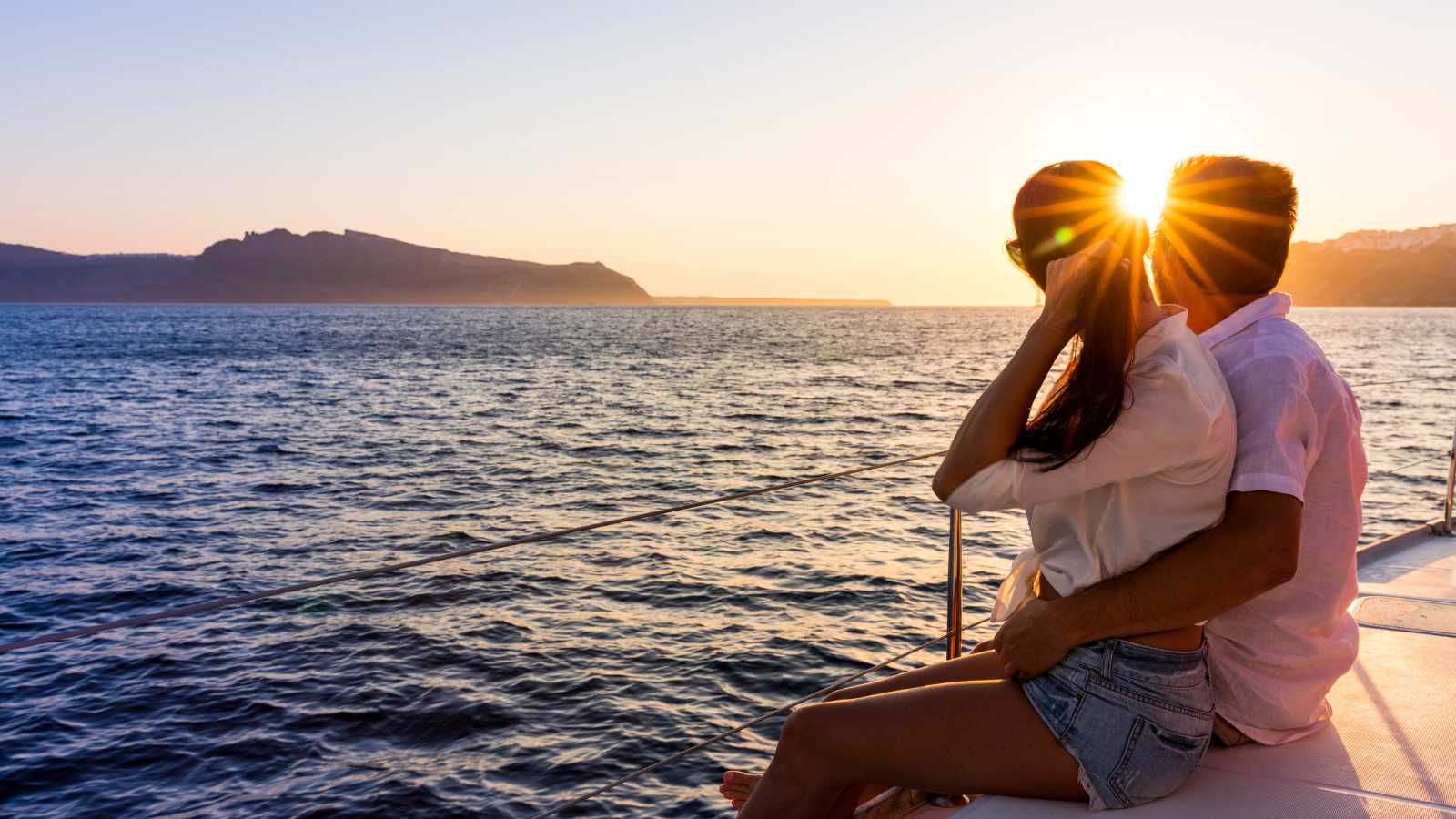 Best Cruise Lines for Honeymoon: 5 Essential Criteria for Choosing the Perfect Cruise